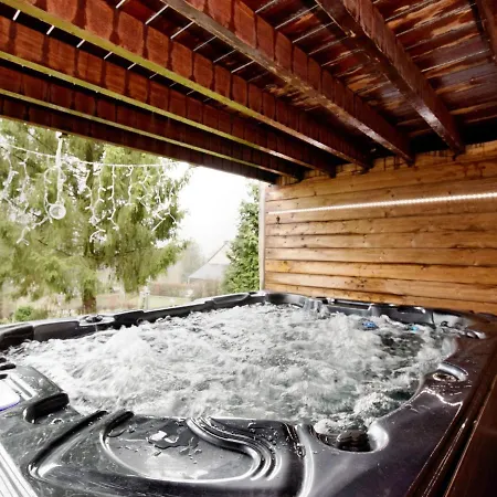 Atmospheric Chalet With Sauna And Jacuzzi Septon