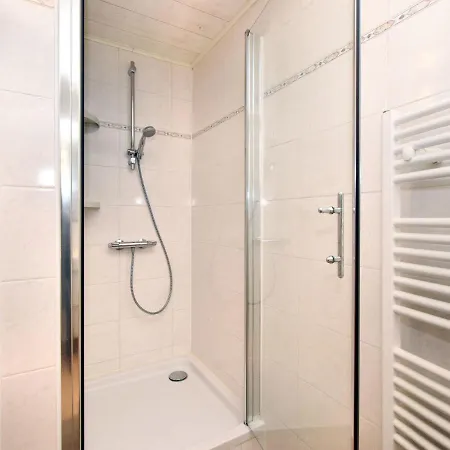 Atmospheric Chalet With Sauna And Jacuzzi Septon
