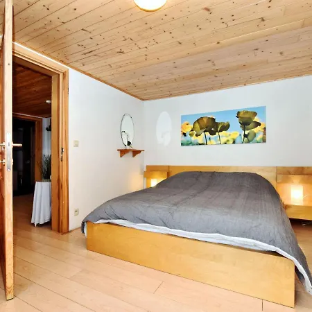 Chalet Atmospheric Chalet With Sauna And Jacuzzi *