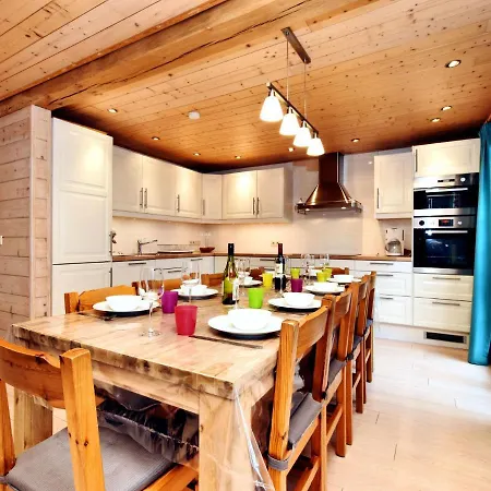 Atmospheric Chalet With Sauna And Jacuzzi
