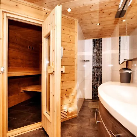 Atmospheric Chalet With Sauna And Jacuzzi シャレー *