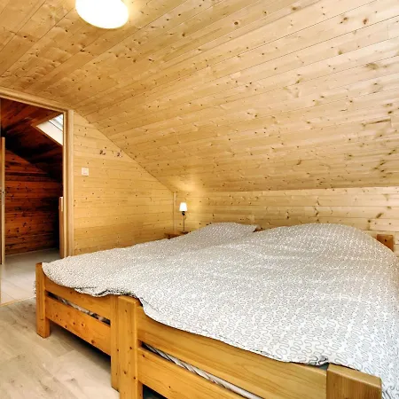 Atmospheric Chalet With Sauna And Jacuzzi